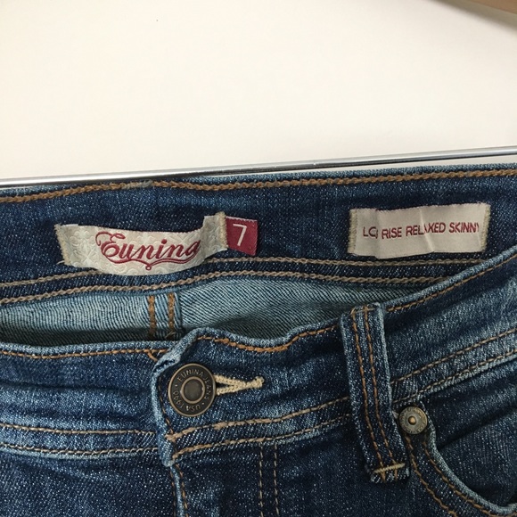 ❌SOLD❌ Low Rise Relaxed Skinny Distressed Jeans - Picture 5 of 7